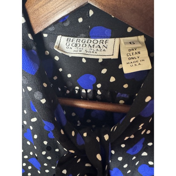 Bergdorf Goodman On Plaza VTG 100% Silk Neck Tie Heart Polka Dot Blouse Blue 6 * - Picture 8 of 11